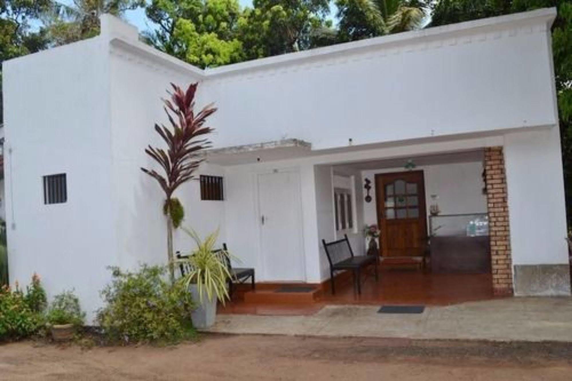 Goalma Family Holiday Resort & Restaurant Anuradhapura Exterior photo